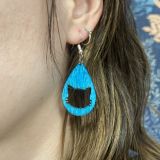 Pendientes gatunos de madera