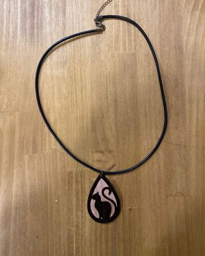 Colgante madera gato