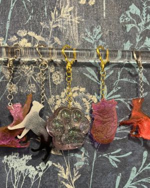 Llavero resina huella o figura de gato