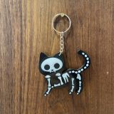 Llavero gato esqueleto